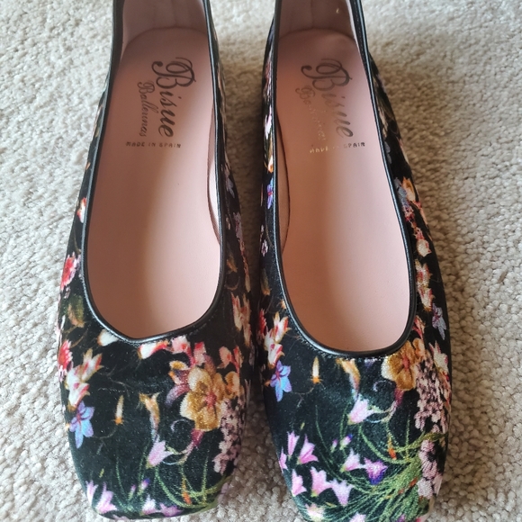 Anthropologie Shoes - Anthropology brand ballerina flats/NWOB